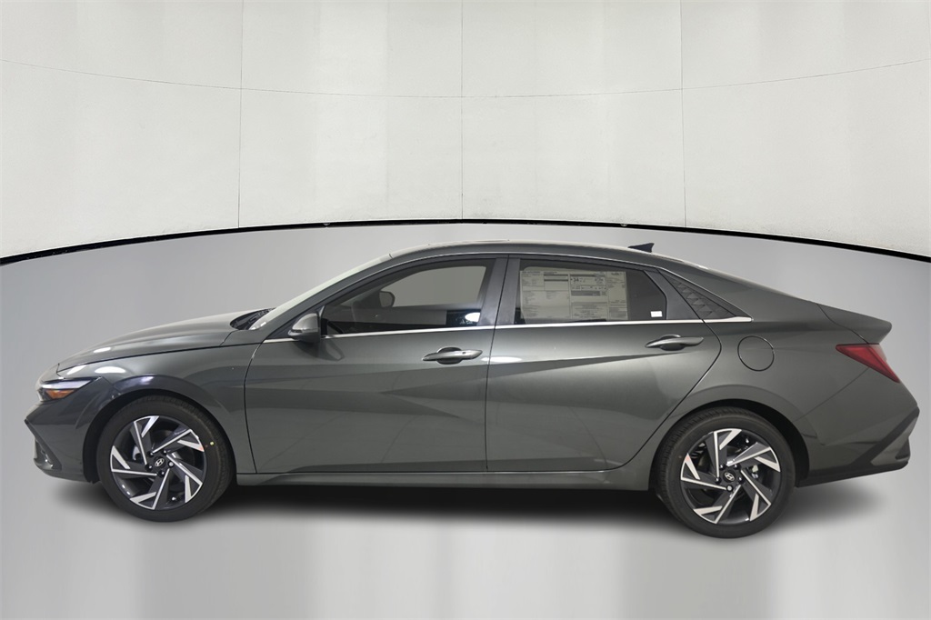 2025 Hyundai Elantra SEL 4