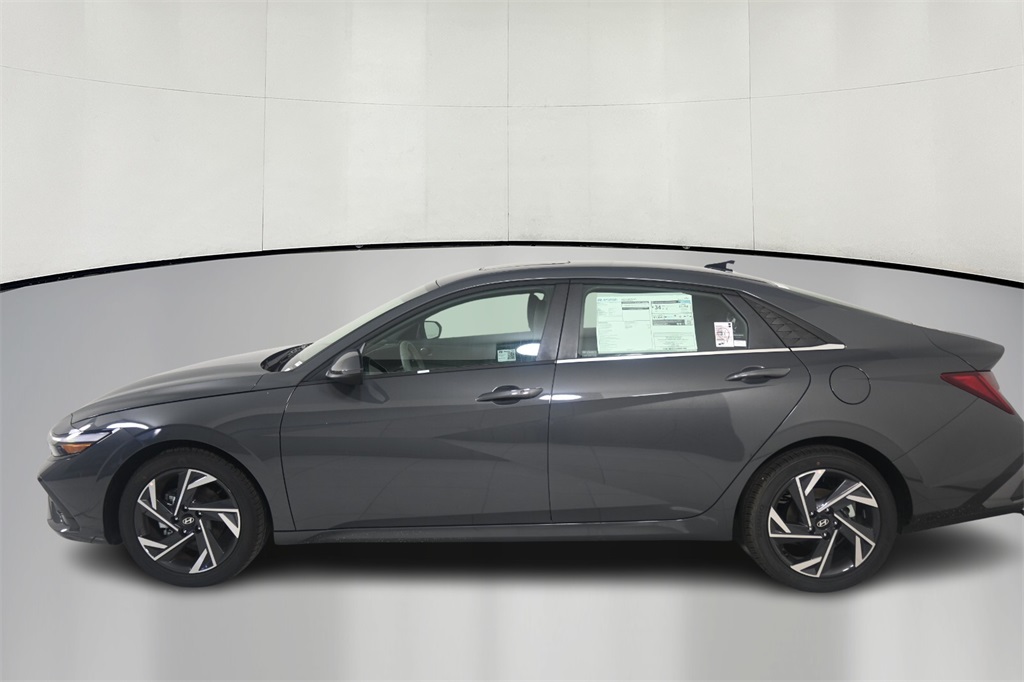 2025 Hyundai Elantra SEL 4