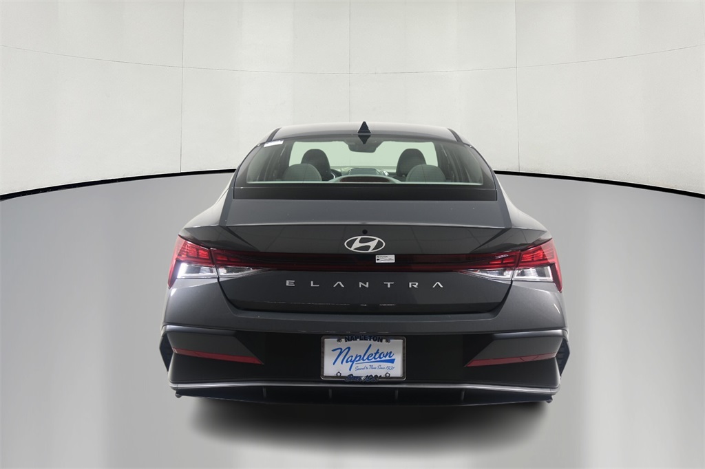 2025 Hyundai Elantra SEL 7