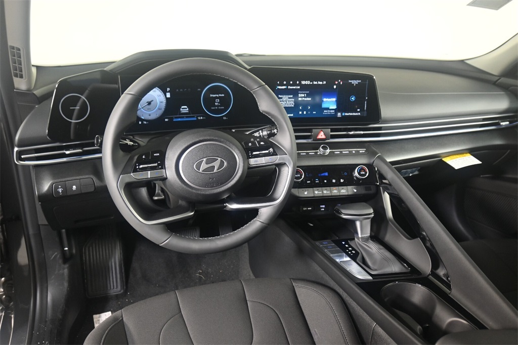 2025 Hyundai Elantra SEL 11