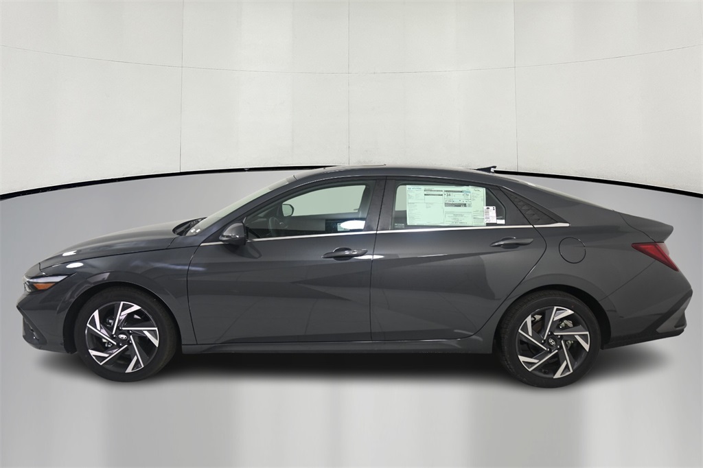 2025 Hyundai Elantra SEL 4