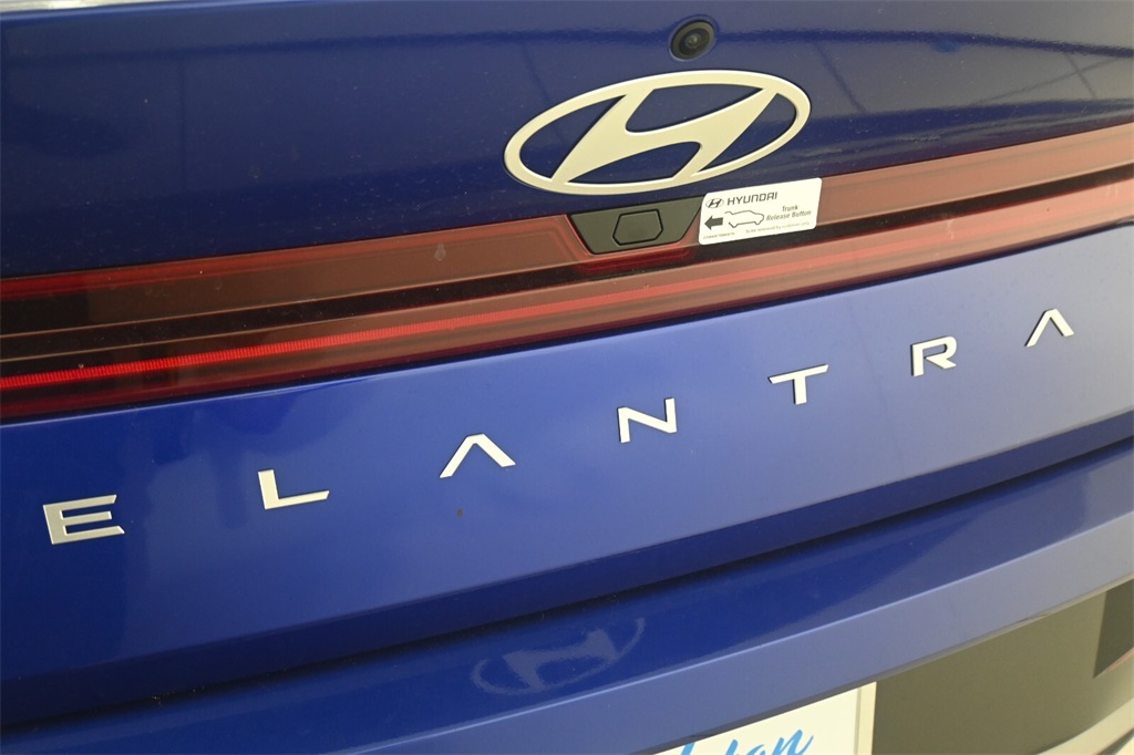 2025 Hyundai Elantra SEL 8