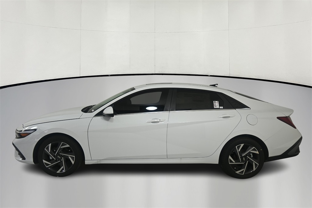 2025 Hyundai Elantra SEL 4