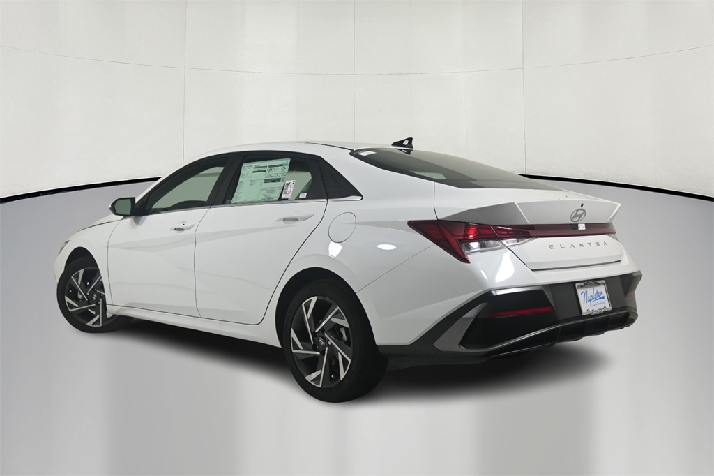 2025 Hyundai Elantra SEL 5