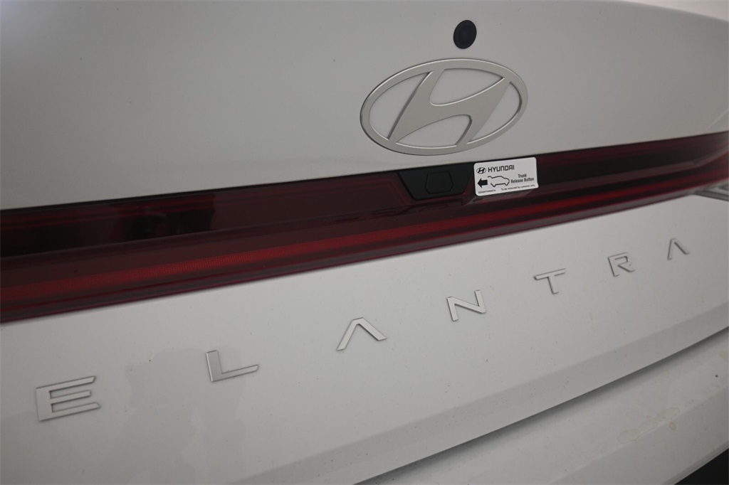 2025 Hyundai Elantra SEL 10