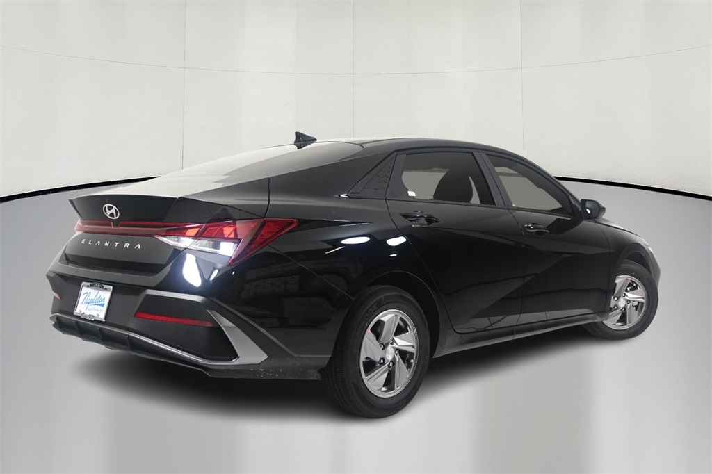 2025 Hyundai Elantra SE 6