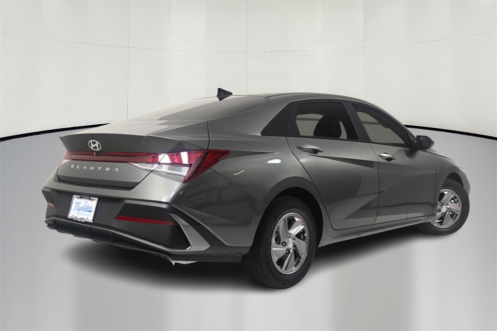 2025 Hyundai Elantra SE 6