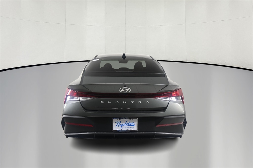 2025 Hyundai Elantra SE 7