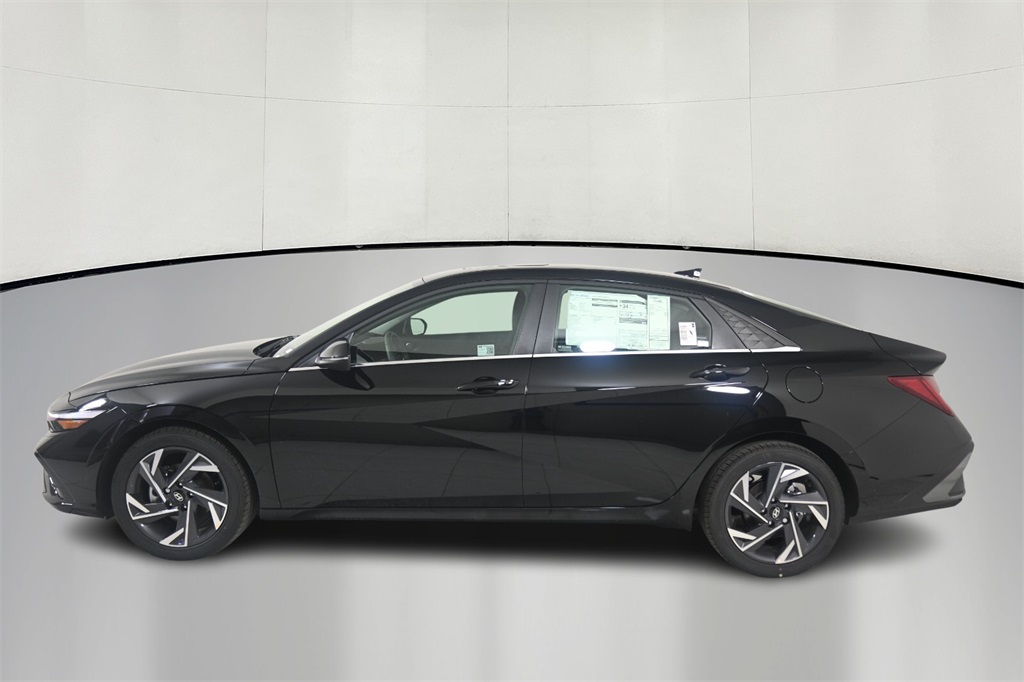 2025 Hyundai Elantra Limited 4