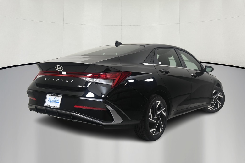 2025 Hyundai Elantra Limited 7