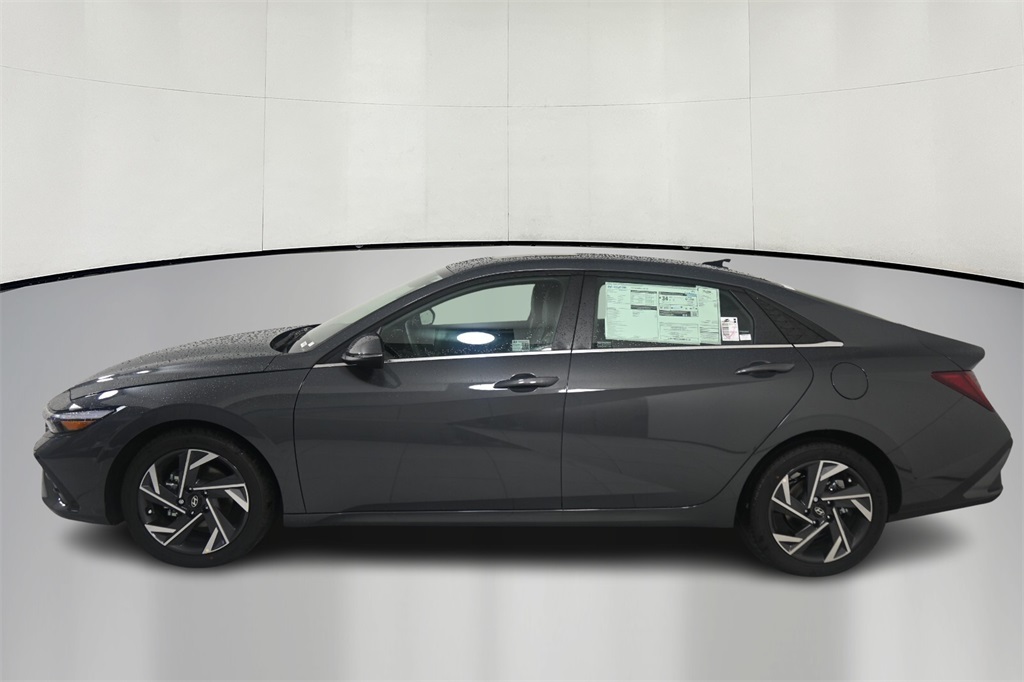 2025 Hyundai Elantra Limited 4