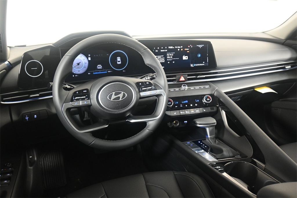 2025 Hyundai Elantra Limited 11