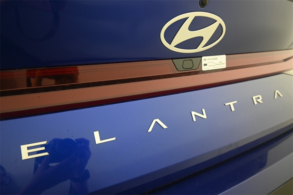 2025 Hyundai Elantra SEL 8