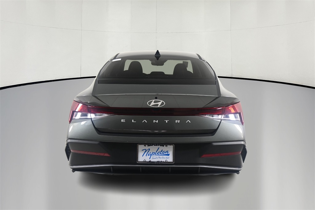 2025 Hyundai Elantra SE 6