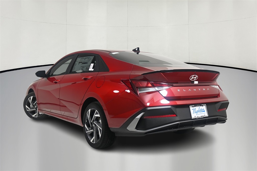 2025 Hyundai Elantra SEL 5