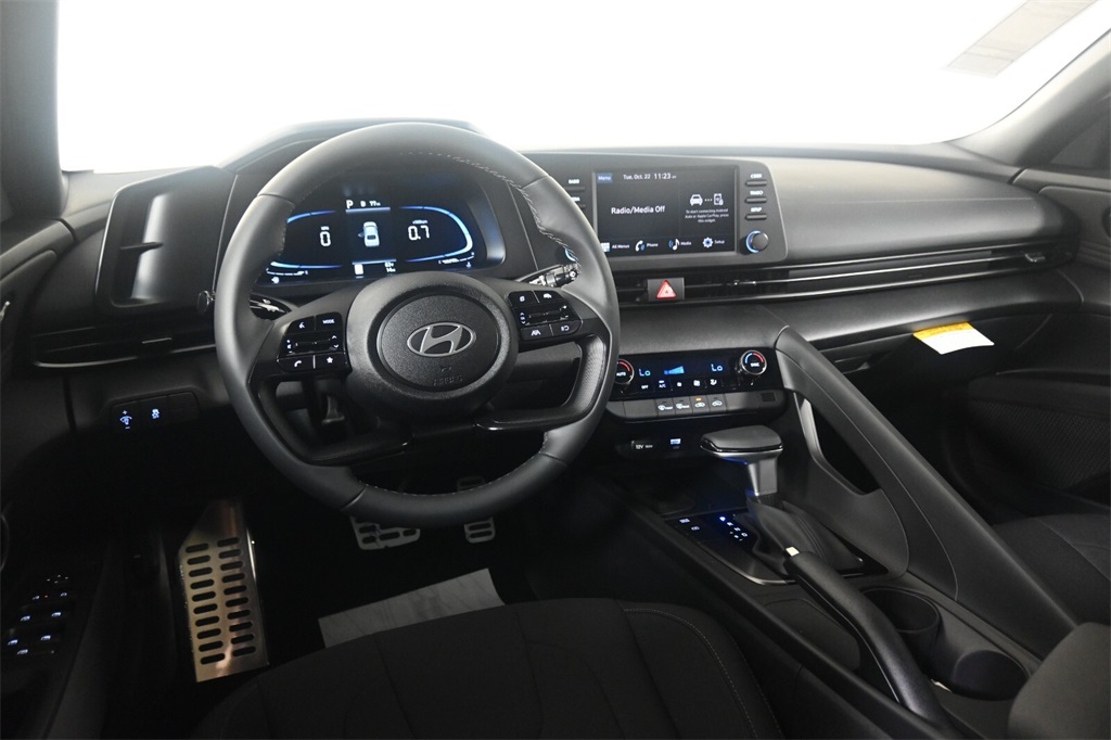 2025 Hyundai Elantra SEL 11