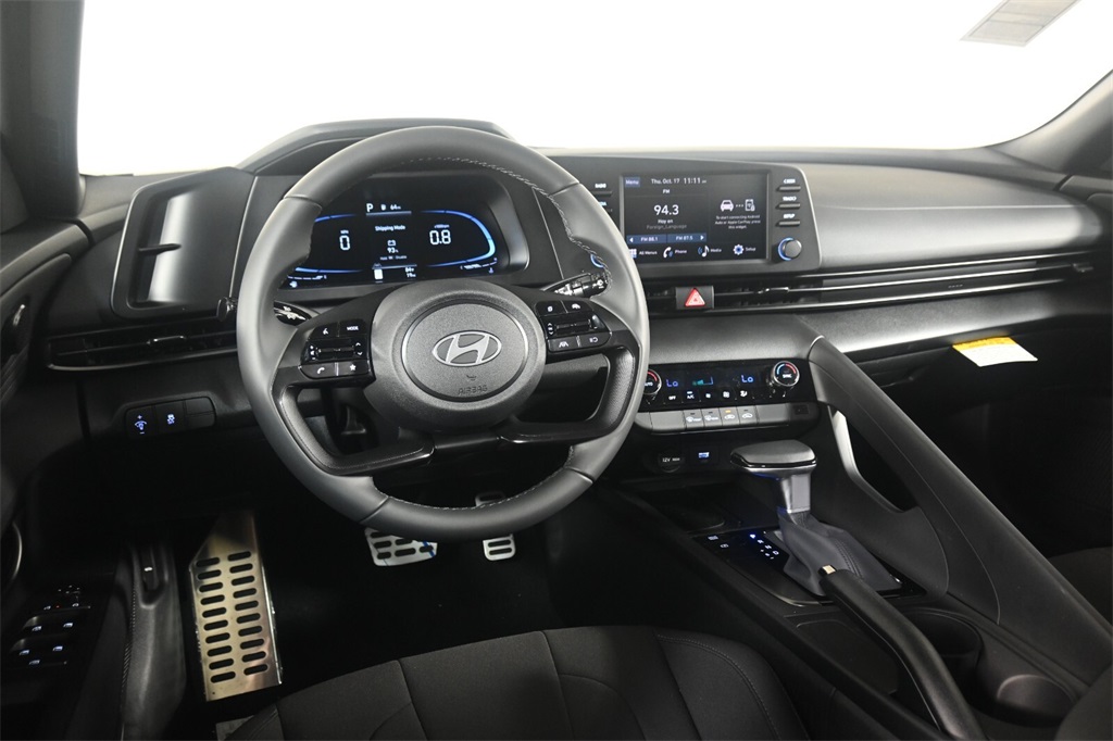 2025 Hyundai Elantra SEL 11