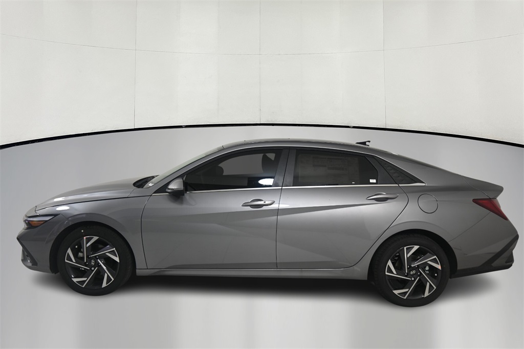 2025 Hyundai Elantra SEL 4