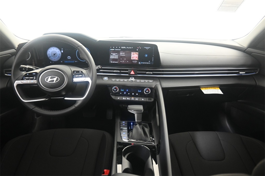 2025 Hyundai Elantra SEL 14