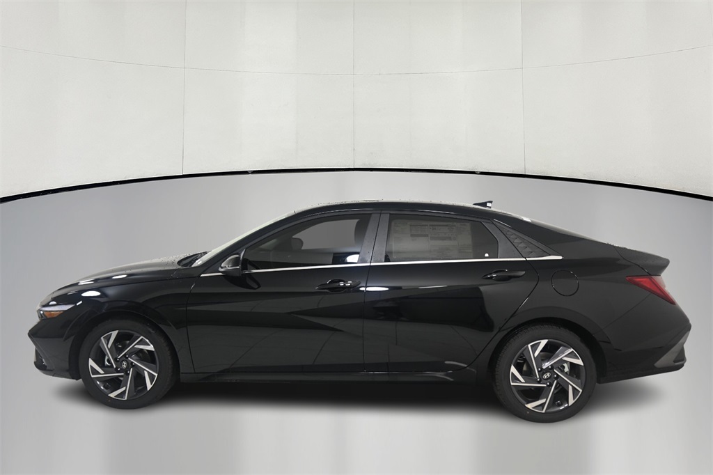 2025 Hyundai Elantra Limited 4