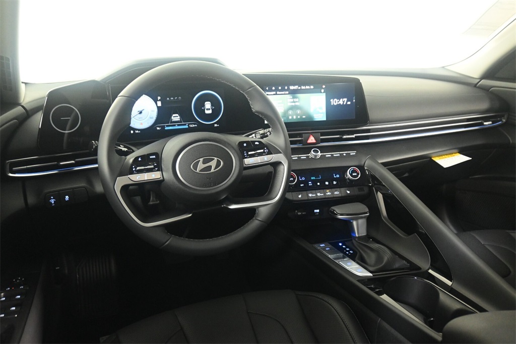 2025 Hyundai Elantra Limited 11