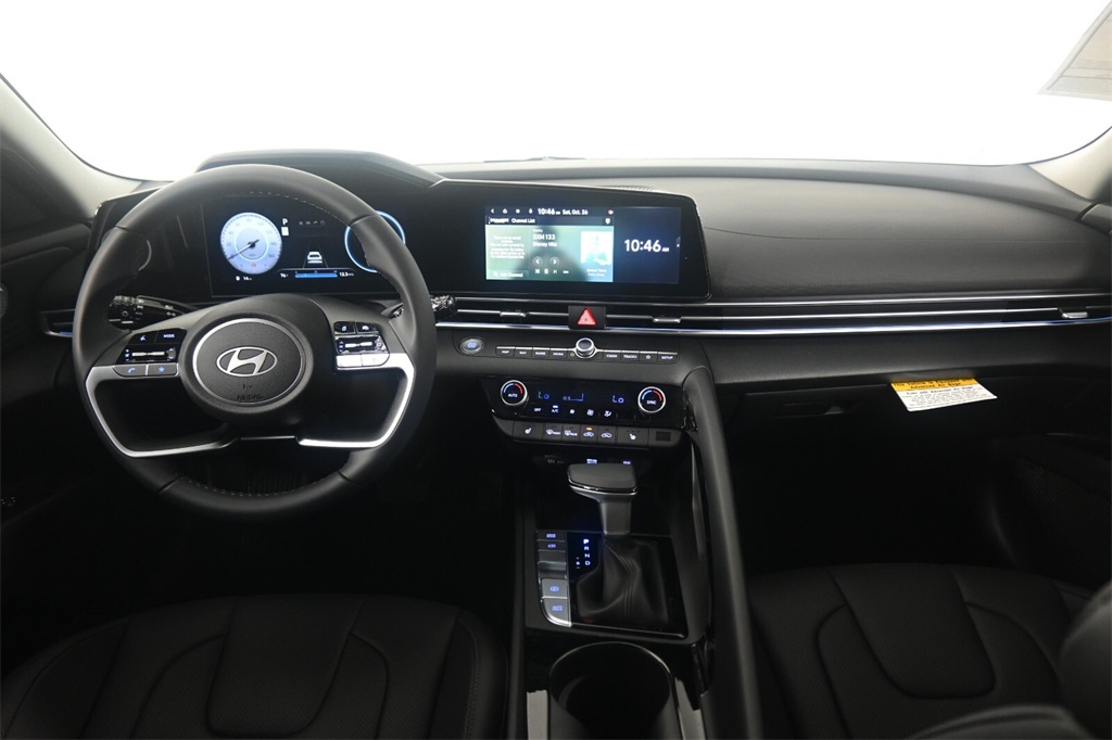 2025 Hyundai Elantra Limited 14