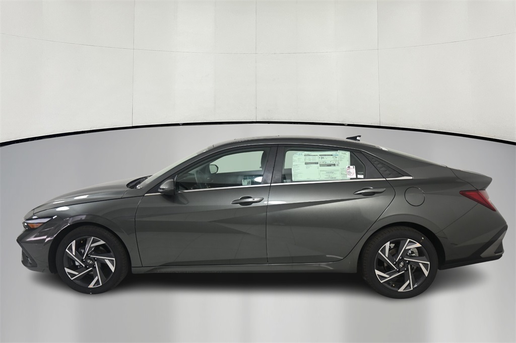 2025 Hyundai Elantra SEL 4