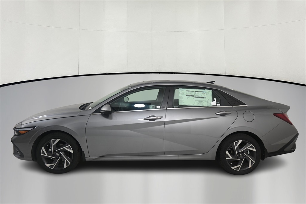 2025 Hyundai Elantra SEL 4