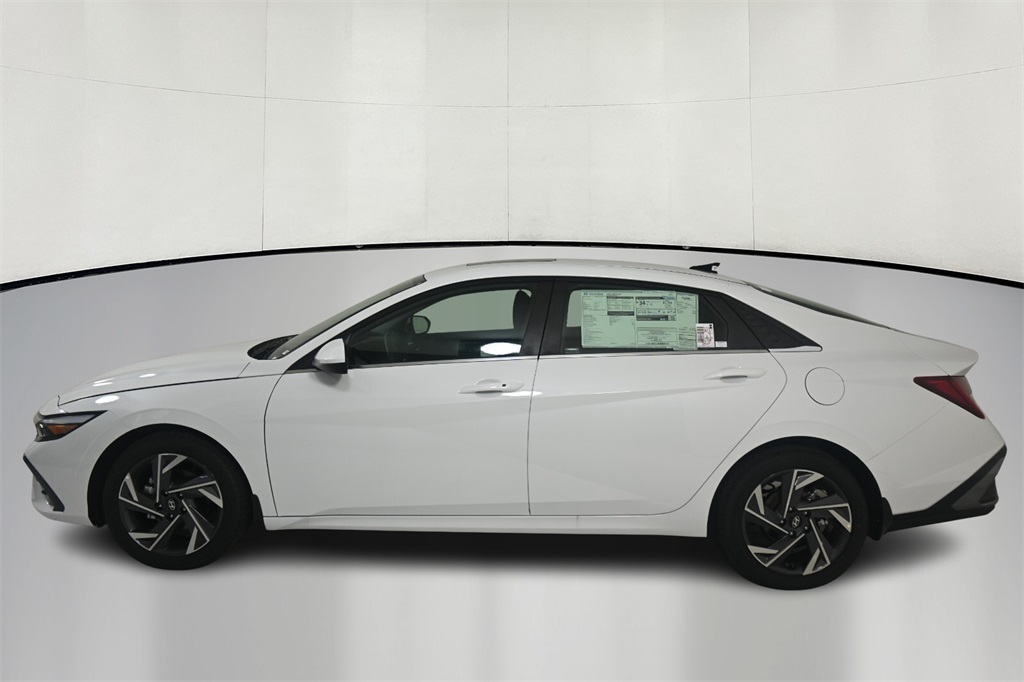 2025 Hyundai Elantra SEL 4