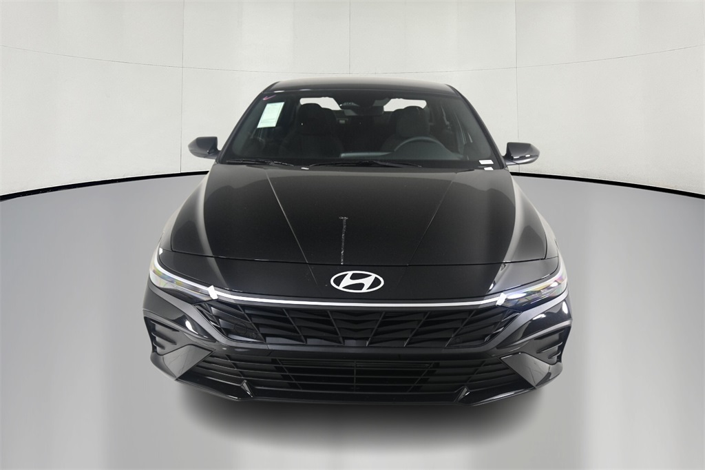 2025 Hyundai Elantra SEL 2