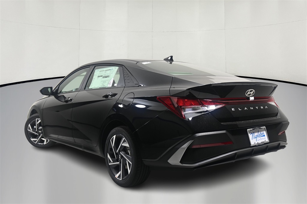 2025 Hyundai Elantra SEL 5