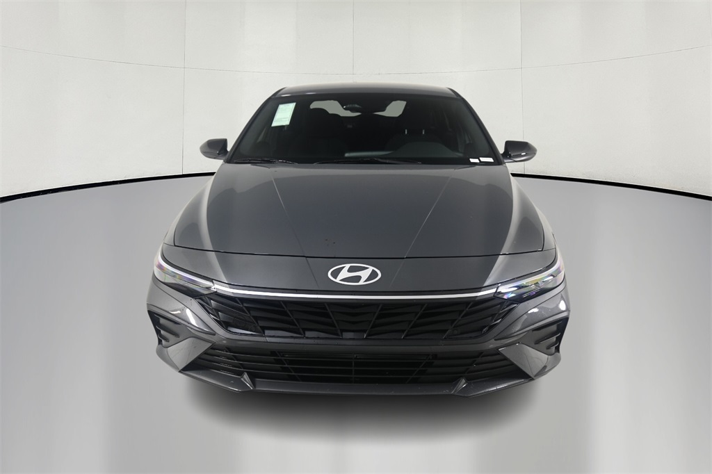 2025 Hyundai Elantra SEL 2