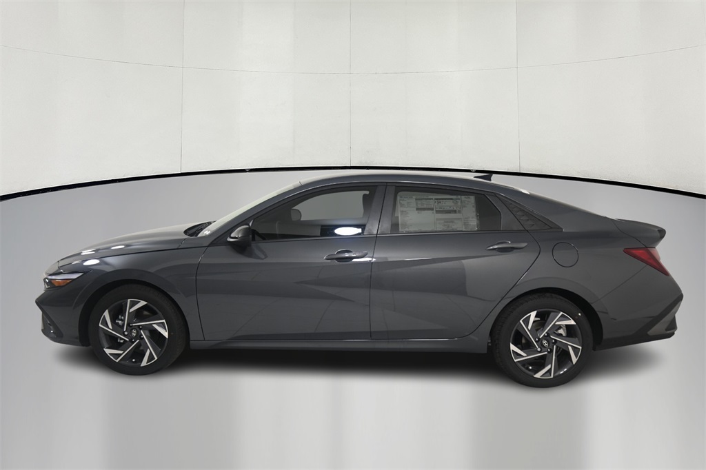 2025 Hyundai Elantra SEL 4