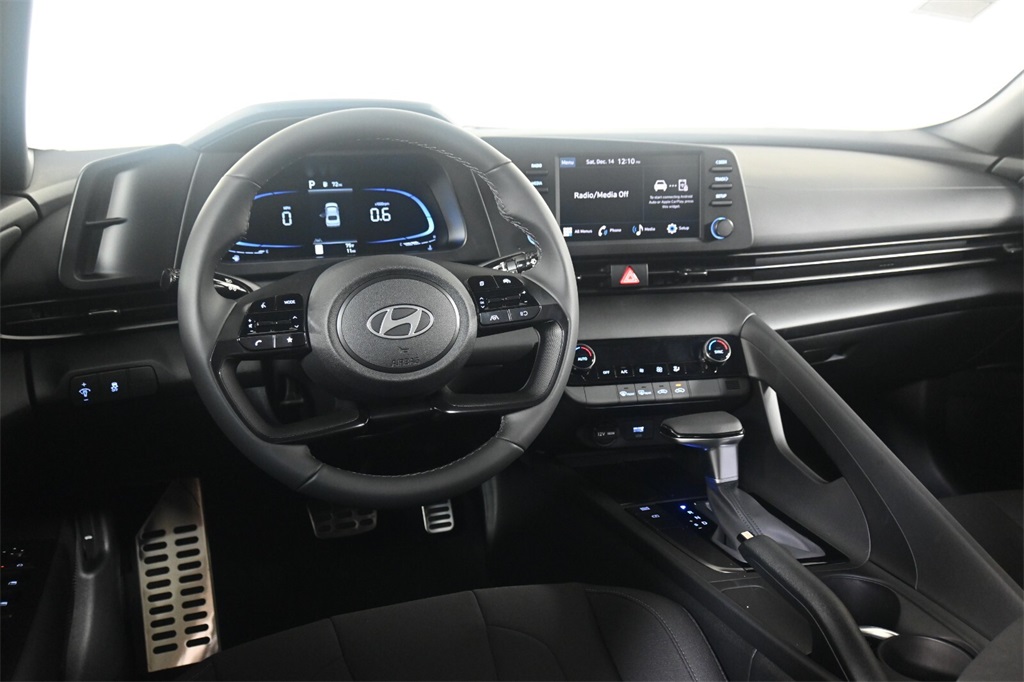 2025 Hyundai Elantra SEL 11