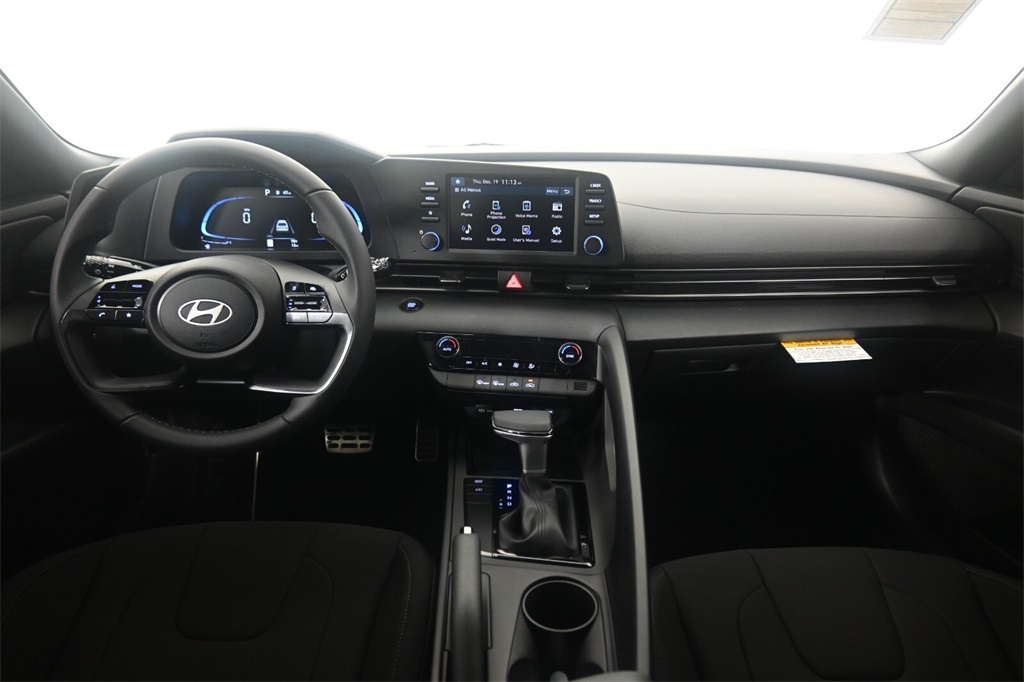 2025 Hyundai Elantra SEL 14