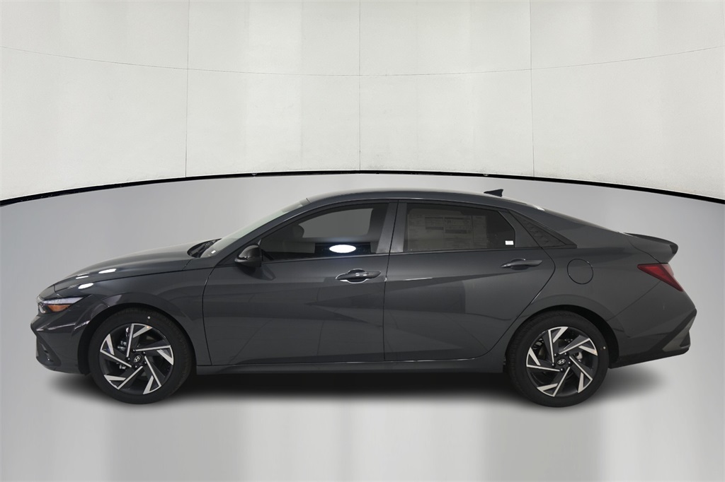 2025 Hyundai Elantra SEL 4