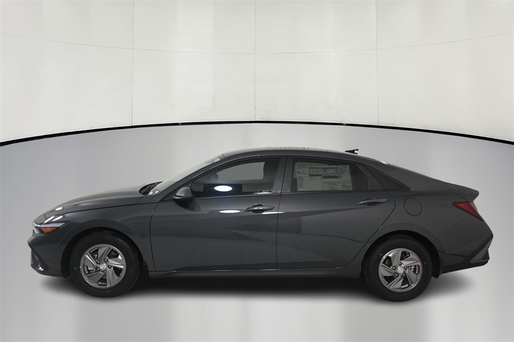 2025 Hyundai Elantra SE 4