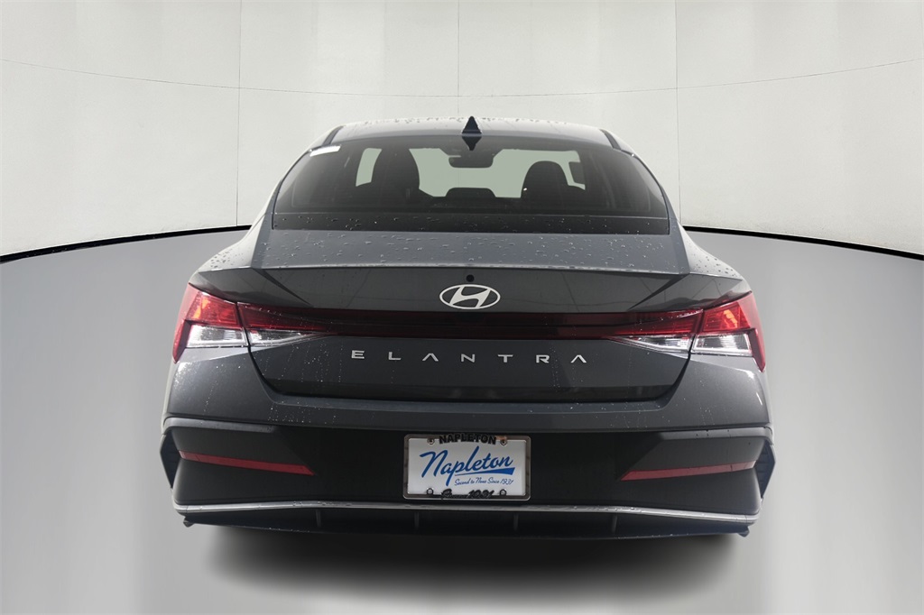 2025 Hyundai Elantra SE 6