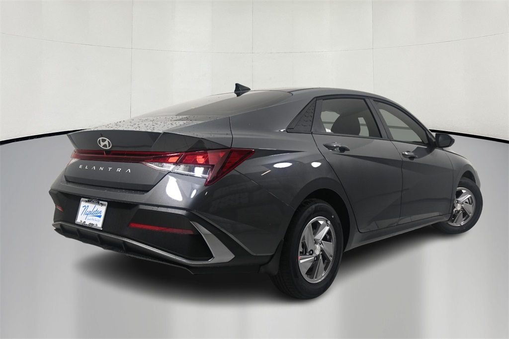 2025 Hyundai Elantra SE 7