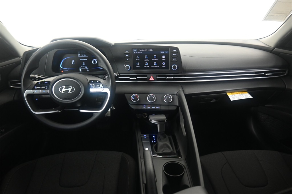 2025 Hyundai Elantra SE 14