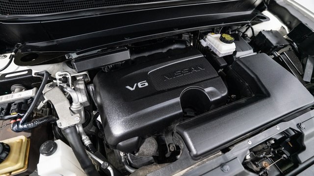 2017 Nissan Pathfinder SV 27