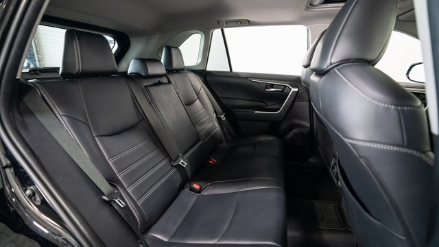 2020 Toyota RAV4 XLE Premium 28