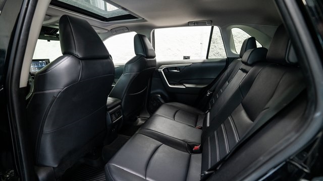 2020 Toyota RAV4 XLE Premium 29