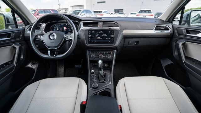 2020 Volkswagen Tiguan 2.0T SEL 8