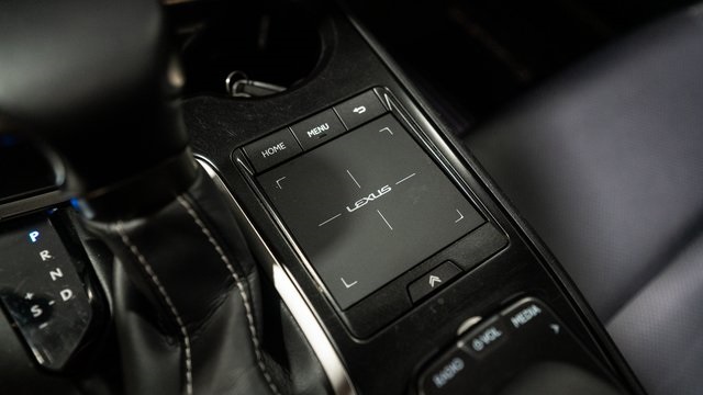 2022 Lexus UX 250h 23