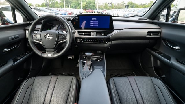 2023 Lexus UX 250h F SPORT Handling 8