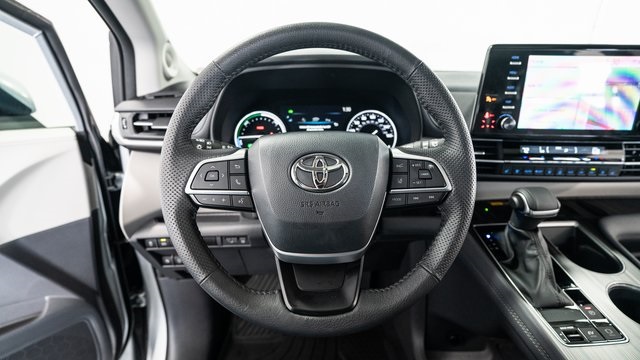 2024 Toyota Sienna Limited 12