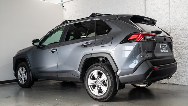 2023 Toyota RAV4 XLE 3