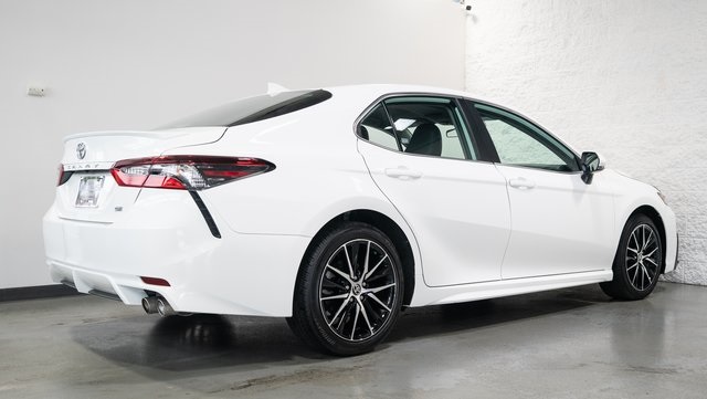 2024 Toyota Camry SE 4