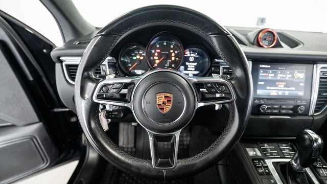 2018 Porsche Macan Sport Edition 12